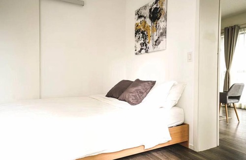 Downtown Toronto Apartment | 2 BR plus DAN at heart Toronto downtown