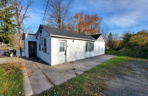 Marmora House | 2 Cottages right on the water!
