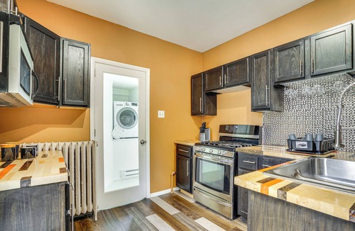 West Side Apartment | < 2 Mi to Dtwn & Mississippi River: West Side Home