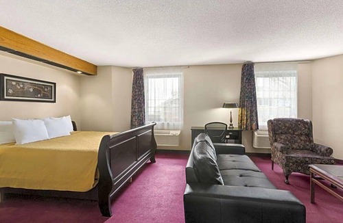 Brockville Hotel | 2-Star Hotel ∙ Travelodge by Wyndham Brockville