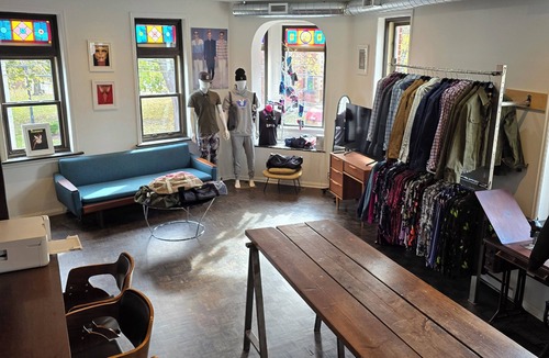 Regent Park Apartment | 2 Storey, 2 BR Designer Loft/Clothing Studio