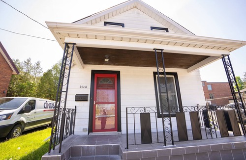 Cobourg House | 2 story, 2 bdrm, Cute and Small Loft, Mins to Beach and Lake