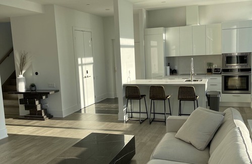 Church and Wellesley Condo | 2 Story Condo - Private Rooftop Terrace & Elevator