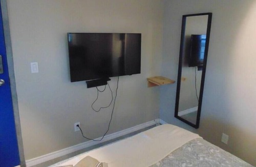 Plantagenet House | #2 Studio apartment