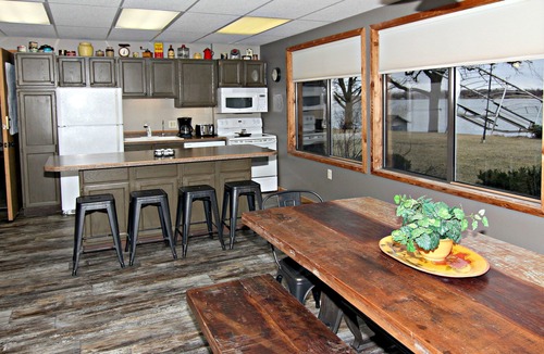 Glenwood House | 2025 - Wed. free Labor Day wknd - Thurs night for Fri-Sun stays. Rest. may apply