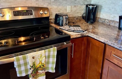 North End Apartment | 207 Charming Space - Downtown Halifax