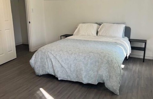 Springwater House | 220 Queen, Elmvale, Ontario