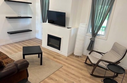Springwater House | 220 Queen, Elmvale, Ontario
