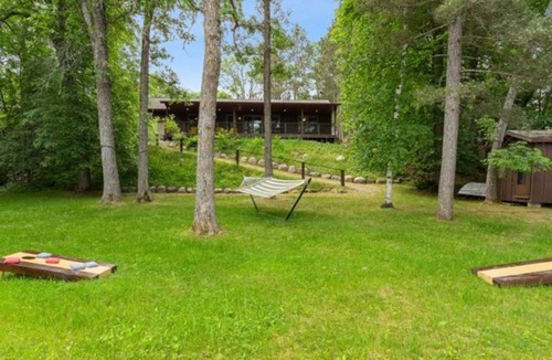 Breezy Point Cabin | 222 m² Cabin ∙ 5 bedrooms ∙ 13 guests