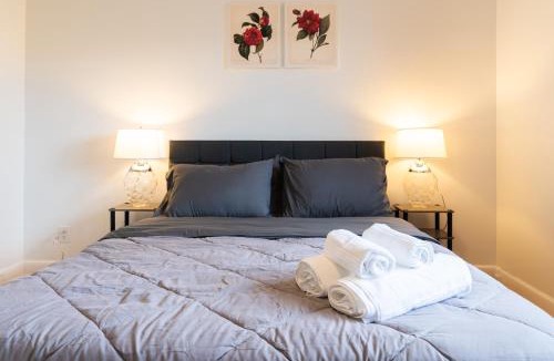 Carlingwood West - Glabar Park - McKellar Heights House | 2223 Fox Crescent- Home from home