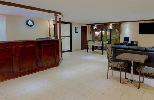 Chatham-Kent Hotel | 23 m² Hotel ∙ 127 guests