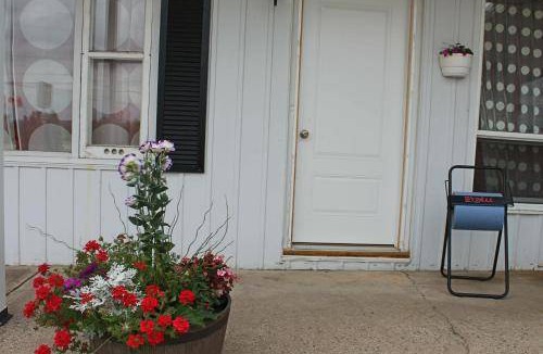Laurentian Valley Hotel | 23 m² Motel ∙ 4 guests