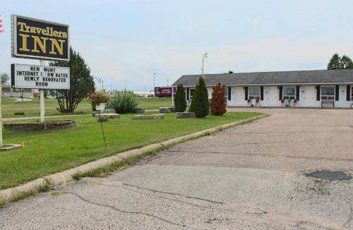 Laurentian Valley Hotel | 23 m² Motel ∙ 4 guests