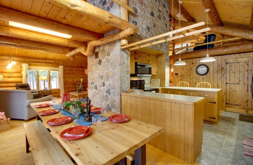 Deerwood House | 232 m² House ∙ 2 bedrooms ∙ 11 guests