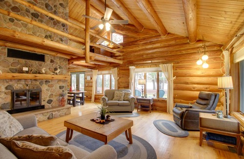 Deerwood House | 232 m² House ∙ 2 bedrooms ∙ 11 guests