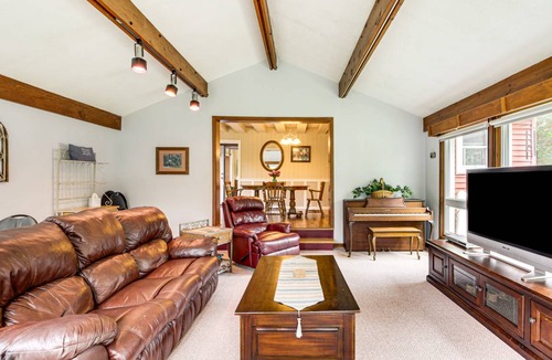 Duluth House | 232 m² House ∙ 4 bedrooms ∙ 6 guests