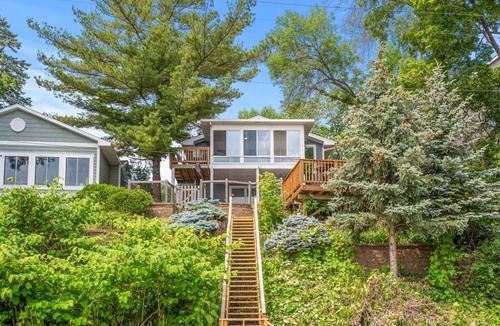 Plymouth House | 251 m² House ∙ 3 bedrooms ∙ 6 guests