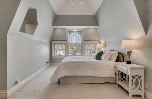 Summit - University House | 265 m² House ∙ 5 bedrooms ∙ 10 guests
