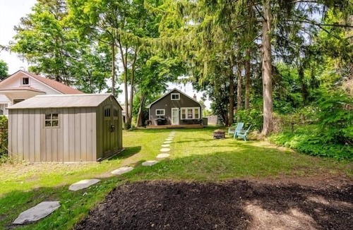 Crystal Beach Cottage | 2bdrm Family Cottage - Short walk to the Beach