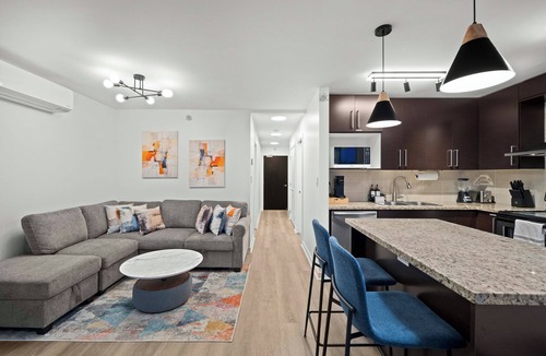 Gastown Condo | 2BR/2BA Condo DT w/Parking+AC