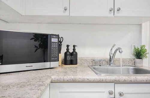 Durham Region Apartment | 2BR Apt: Mins from Beach & Downtown I Free Parking