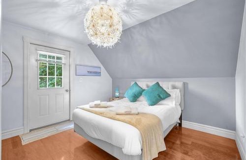 Cobourg House | 2BR Downtown Retreat Mins to Beach BBQ and Firepit