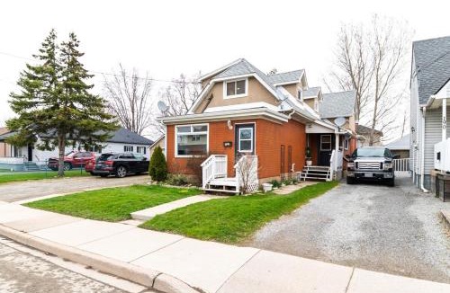 Welland House | 2br - Spacious Yard - Canal Bridge, Falls Nearby!