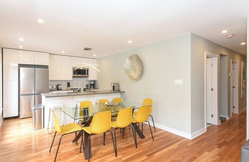 Ottawa Division Apartment | 3 bdrm, 3 bath - Executive Apt w/Outdoor Pool - Nepean