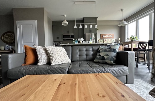 Welland House | 3-Bed Beauty with Scenic Backyard Views In Niagara