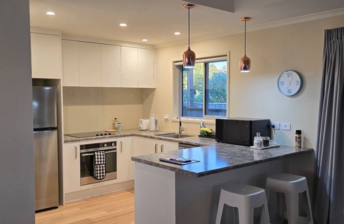 Palmerston North House | 3 Bedroom home in Palmerston North + BBQ + Sky Tv