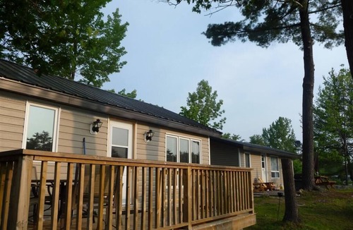 Port Severn Cottage | 3 BEDRM WATERFRONT COTTAGE, CANOE, KAYAKS, WIFI