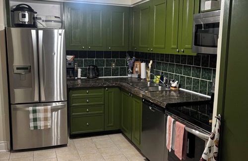 Hamilton House | 3 bedroom- Cozy Hamilton Townhouse