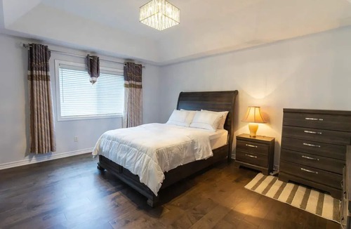 London House | 3 Bedroom Family Home Away from Home