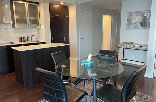 Toronto Entertainment District Condo | 3 Bedroom High Rise Apartment With Lake and City View!