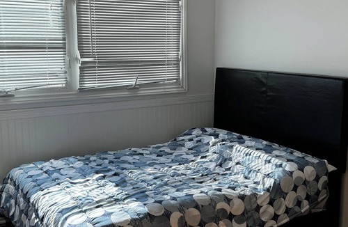 King House | 3-bedroom house in charming King City with AC, WiFi. Enjoy your stay