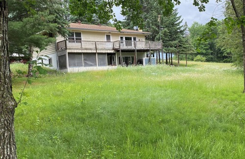 Walker House | 3-bedroom house in welcoming Walker with AC, WiFi, dock, kinda private.