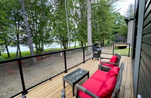 Lakefield House | 3-bedroom Lakefront Villa #6