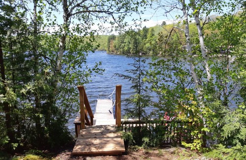 Faraday Cottage | 3 BEDROOM LOOKOUT WATERFRONT COTTAGE - SPRING & SUMMER AVAILABILITY!