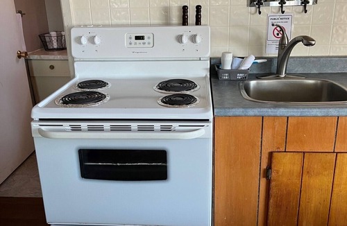 Lavigne Cottage | 3 Bedroom Pet Friendly Cottage
