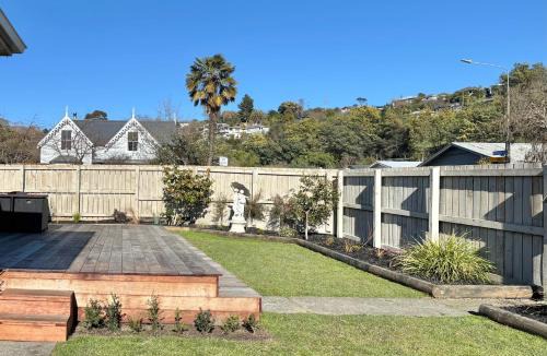 Nelson South House | 3-Beds with Sunny Deck & Gardens
