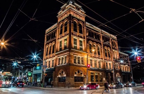 Riverside House | 3 Great Units for Groups, Minutes to St. Lawrence Market and Hockey Hall of Fame