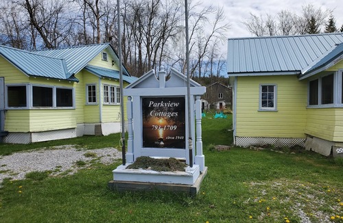 Lindsay Cabin | 3 Lake Cabins for 10 people. Enjoy Fishing/Swimming/Boating/Hiking/Bonfire &More