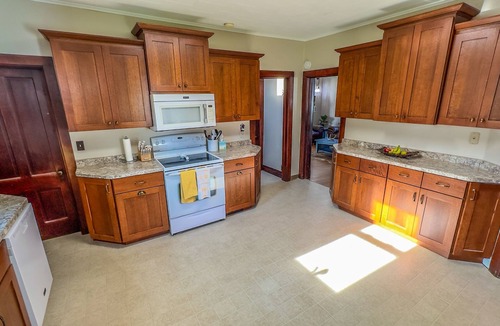 Houston County Other | 3 Peaks Farmhouse- Beautiful Remodel with Scenic Views + Root River Trail access