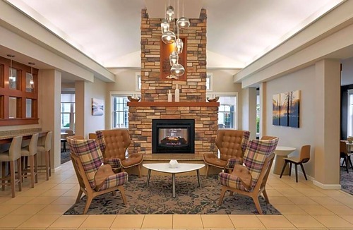 Gravenhurst Hotel | 3-Star Hotel ∙ Residence Inn by Marriott Gravenhurst Muskoka Wharf