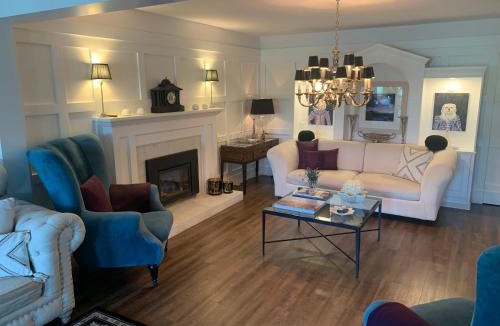 Old Town Historic District House | 33 On Gage Garden Suite