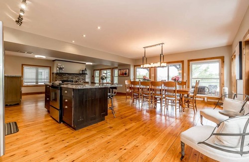 Gravenhurst House | 372 m² House ∙ 6 bedrooms ∙ 15 guests