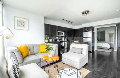 Fort York Condo | 3BDR Core Downtown Toronto w/Gym, Pool. Parking