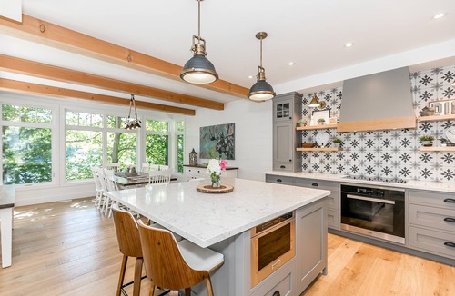 Lake of Bays Cottage | 3bdrm 3 bath lakehouse in Dwight. Faces south! All day sun! Unlimited Wifi!