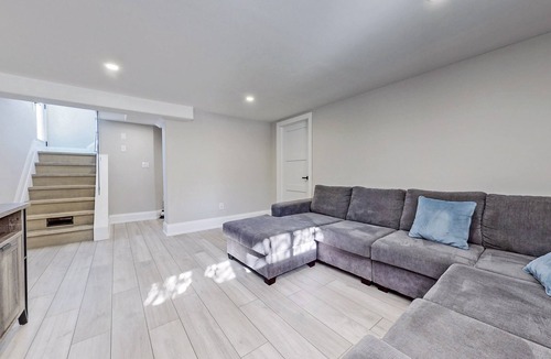Bradford House | 3Bedroom 3bath &Office, kids party, playground, onsite storage/opt, pet friendly