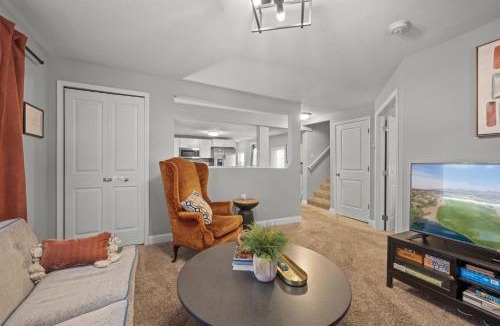 North End House | 3BR free parking free Wi-Fi near dntown St Paul